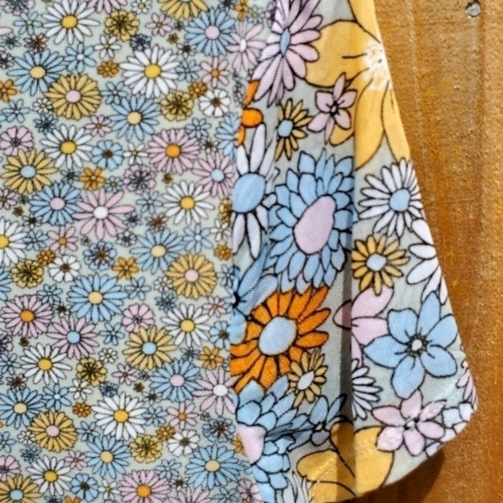 No Boundaries Floral Lined Silky Blouse Croptop Top XL (15-17) NWOT - Picture 3 of 8